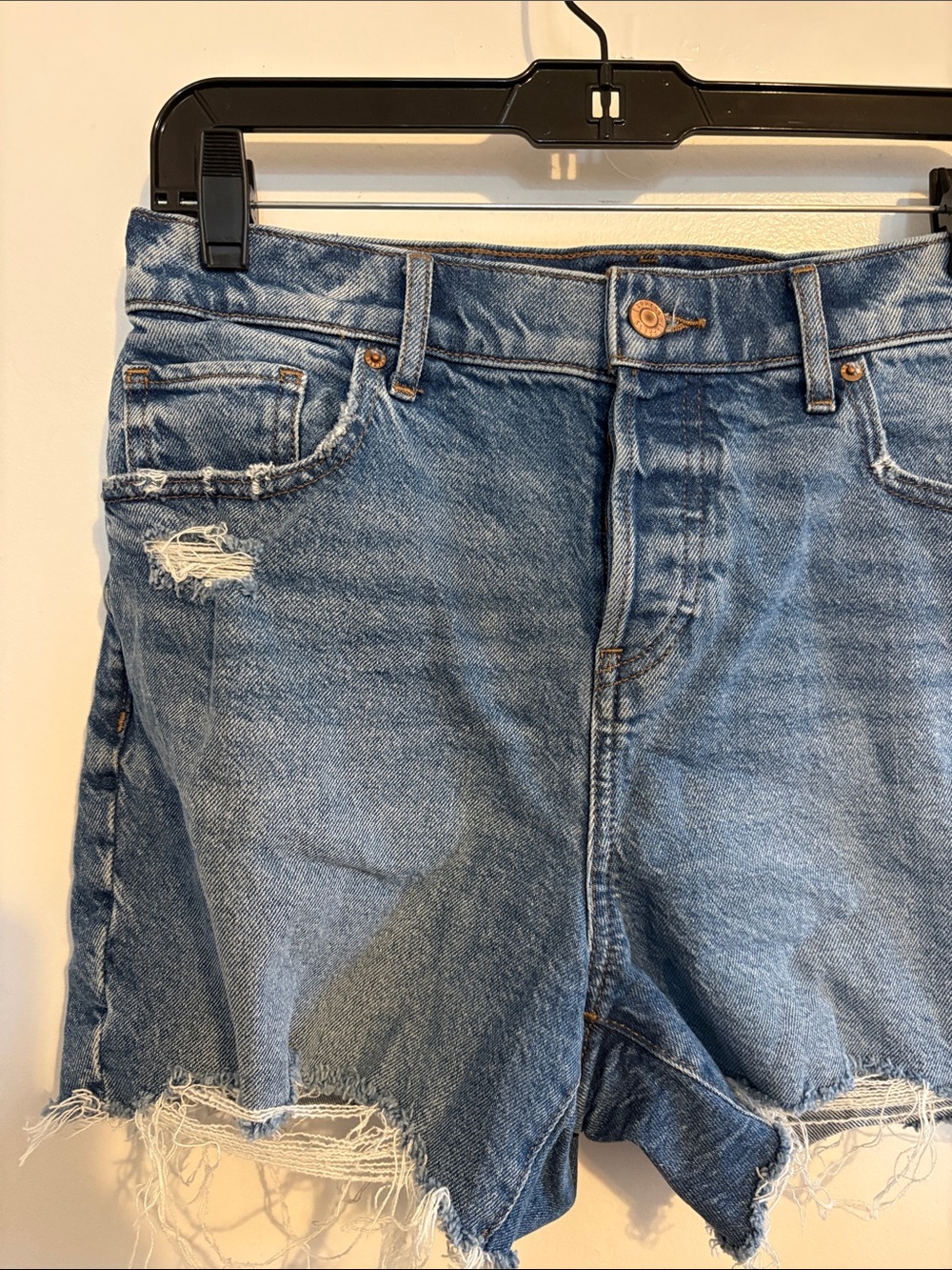 Express Mid Rise 4” Inseam Button Fly Denim Shorts 8 - Picture 3 of 9